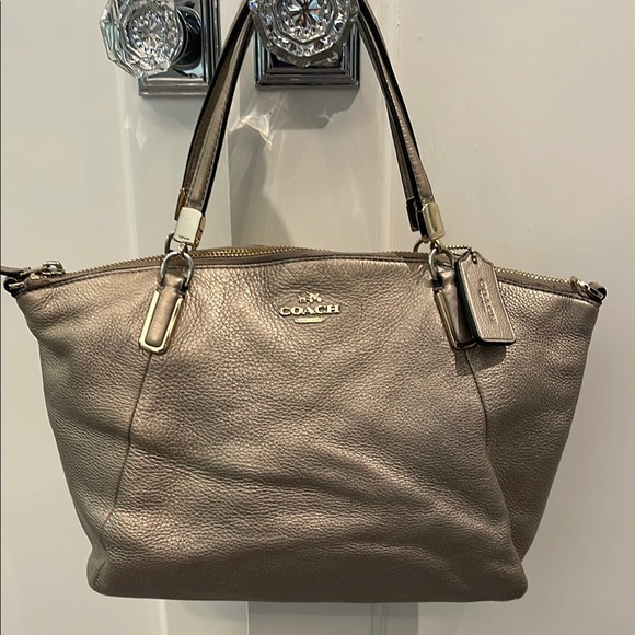 Coach Handbags - Coach Kelsey Bag in Metallic Gold